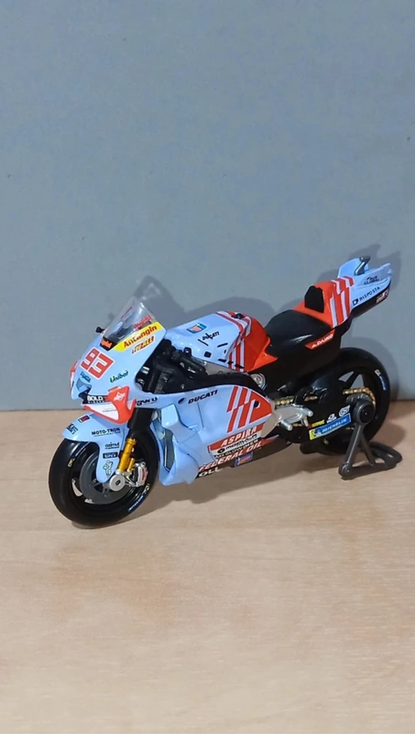 Marc Márquez motorcycle replica – photo 5